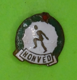 https://www.zlatakorunacz.cz/eshop/products_pictures/budapest-honved-fc-1701950801.jpg