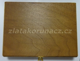 https://www.zlatakorunacz.cz/eshop/products_pictures/drevena-etue-na-200kc-a-500kc-ag-jubilejni-mince-cr-3-1-1662547029.jpg