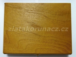 https://www.zlatakorunacz.cz/eshop/products_pictures/drevena-etue-na-200kc-a-500kc-ag-jubilejni-mince-cr-4-1-1662547712.jpg