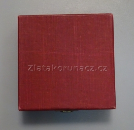 https://www.zlatakorunacz.cz/eshop/products_pictures/krabicka-na-medaili-bordo-50mm-1703162163.jpg