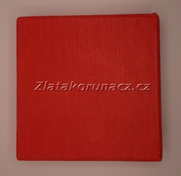 https://www.zlatakorunacz.cz/eshop/products_pictures/krabicka-na-medaili-cervena-50-mm-1696495904.jpg