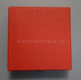 https://www.zlatakorunacz.cz/eshop/products_pictures/krabicka-na-medaili-cervena-60-mm-zapinani-1703162380.jpg