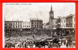 https://www.zlatakorunacz.cz/eshop/products_pictures/kromeriz-namesti-zemsky-slet-orla-r-1912.jpg