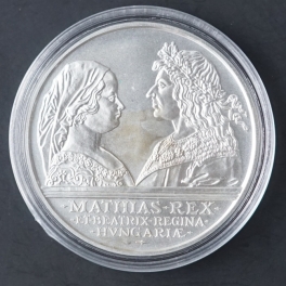 https://www.zlatakorunacz.cz/eshop/products_pictures/madarsko-500-forint-1990-1-1702026879.jpg