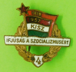 https://www.zlatakorunacz.cz/eshop/products_pictures/madarsko-ifjusag-a-szocializmusert-1919-1957-kisz-4-1562914689.jpg