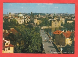 https://www.zlatakorunacz.cz/eshop/products_pictures/praha-pohled-na-karluv-most-a-stare-mesto-1413877062.jpg