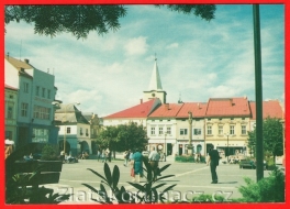 https://www.zlatakorunacz.cz/eshop/products_pictures/valasske-mezirici-namesti-ceska-sporitelna-1725275507.jpg