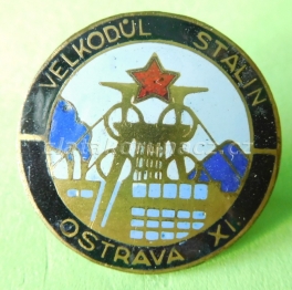 https://www.zlatakorunacz.cz/eshop/products_pictures/velkodul-stalin-ostrava-1690645584.jpg