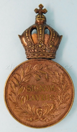 https://www.zlatakorunacz.cz/eshop/products_pictures/vojenska-zasluzna-medaile-signum-laudis-f-j-i-bronz-1554451602-b.jpg