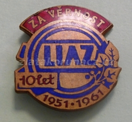 https://www.zlatakorunacz.cz/eshop/products_pictures/za-vernost-liaz-10-let-1951-1961-1683032653.jpg