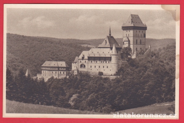 Hrad Karlštejn - hradby a lesy